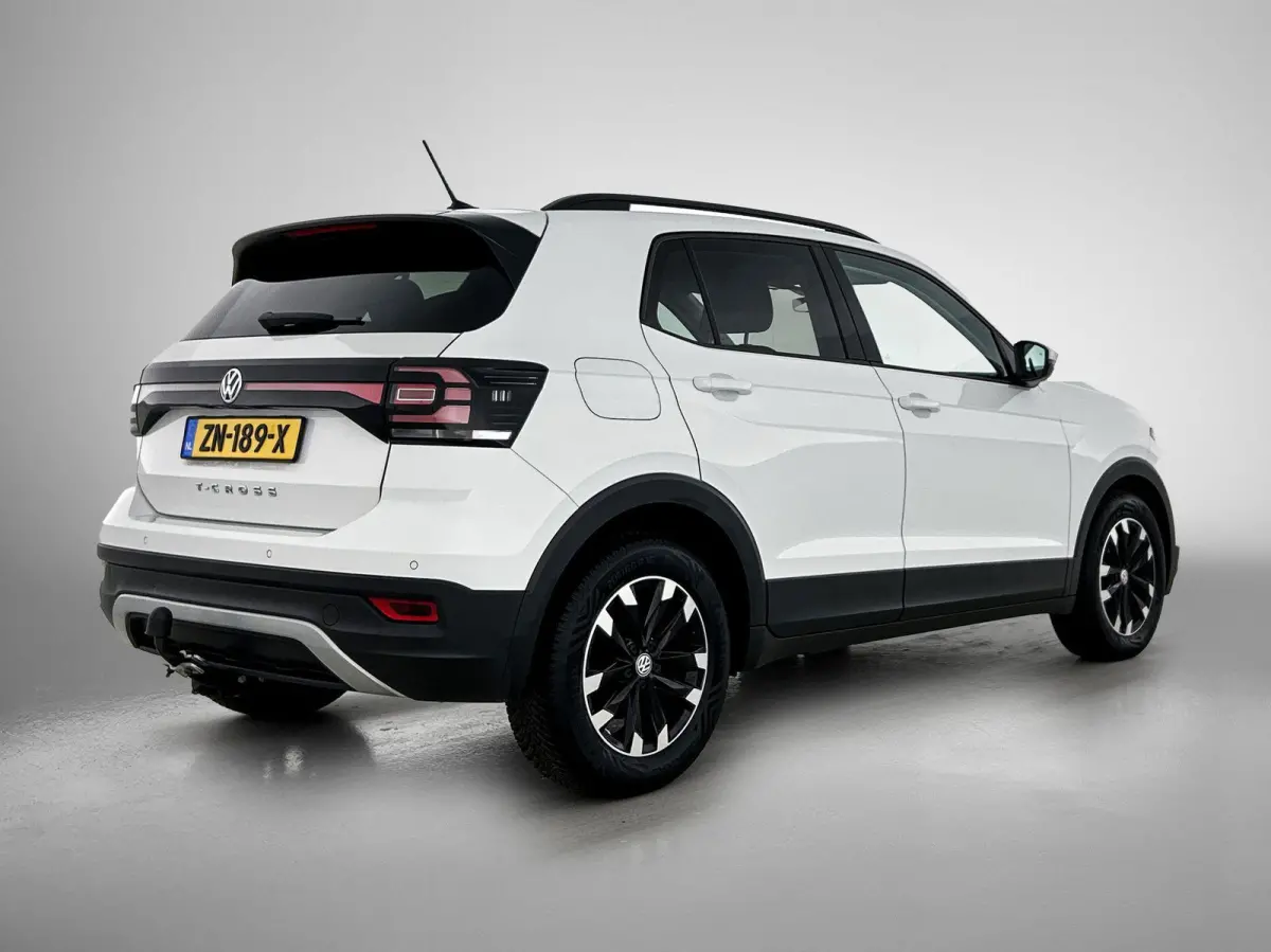 1.0 TSI Life | 95 PK | Trekhaak | All Season Banden | Parkeersensoren Voor + Achter | Navigatie | Carplay/Android Auto