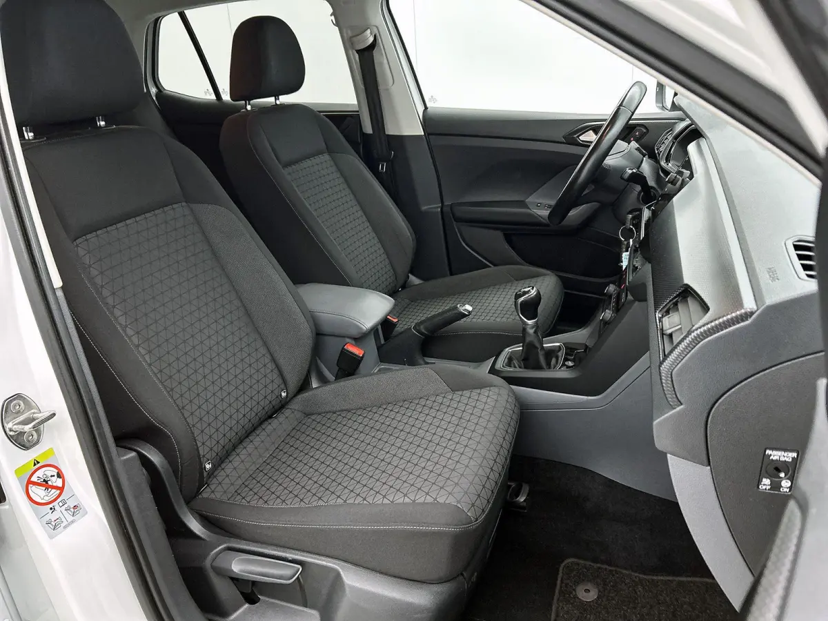 1.0 TSI Life | 95 PK | Trekhaak | All Season Banden | Parkeersensoren Voor + Achter | Navigatie | Carplay/Android Auto