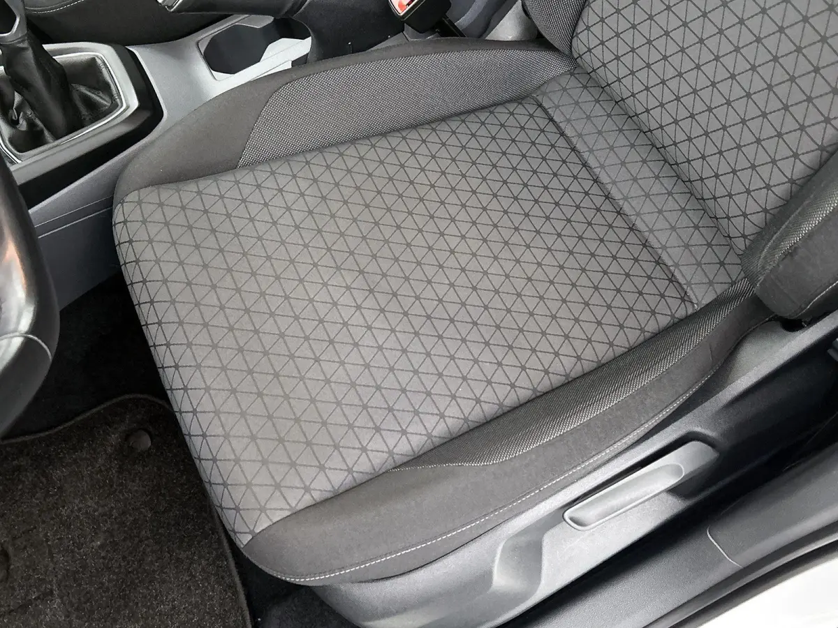 1.0 TSI Life | 95 PK | Trekhaak | All Season Banden | Parkeersensoren Voor + Achter | Navigatie | Carplay/Android Auto