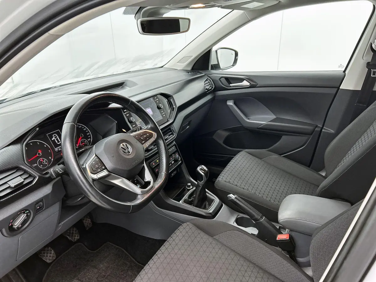 1.0 TSI Life | 95 PK | Trekhaak | All Season Banden | Parkeersensoren Voor + Achter | Navigatie | Carplay/Android Auto