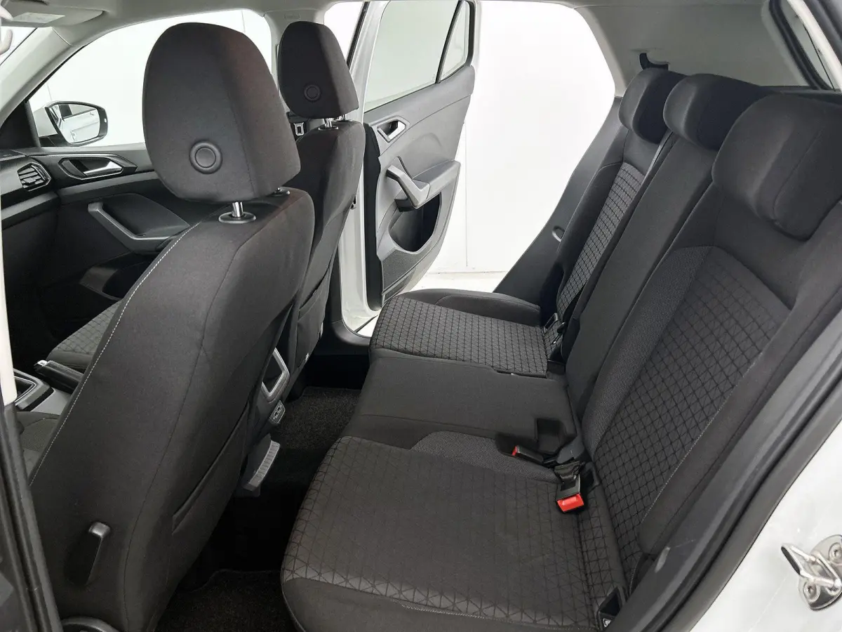 1.0 TSI Life | 95 PK | Trekhaak | All Season Banden | Parkeersensoren Voor + Achter | Navigatie | Carplay/Android Auto
