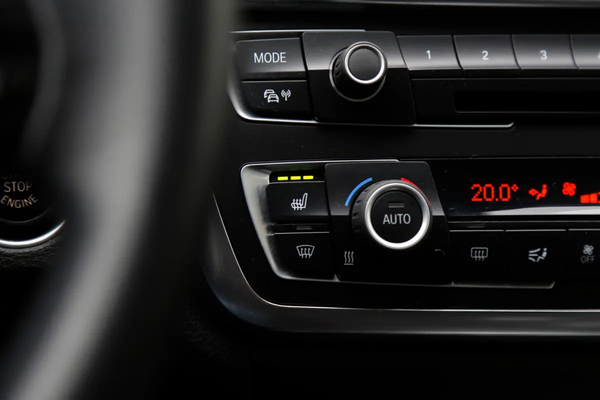 320i High Executive*NL-Auto*Perfect Onderh.*Leder/Stoelverw./Gr. Navi/Keyless Entry+Go/LED/Climate-Control/Cruise-Control/17 inch LM*