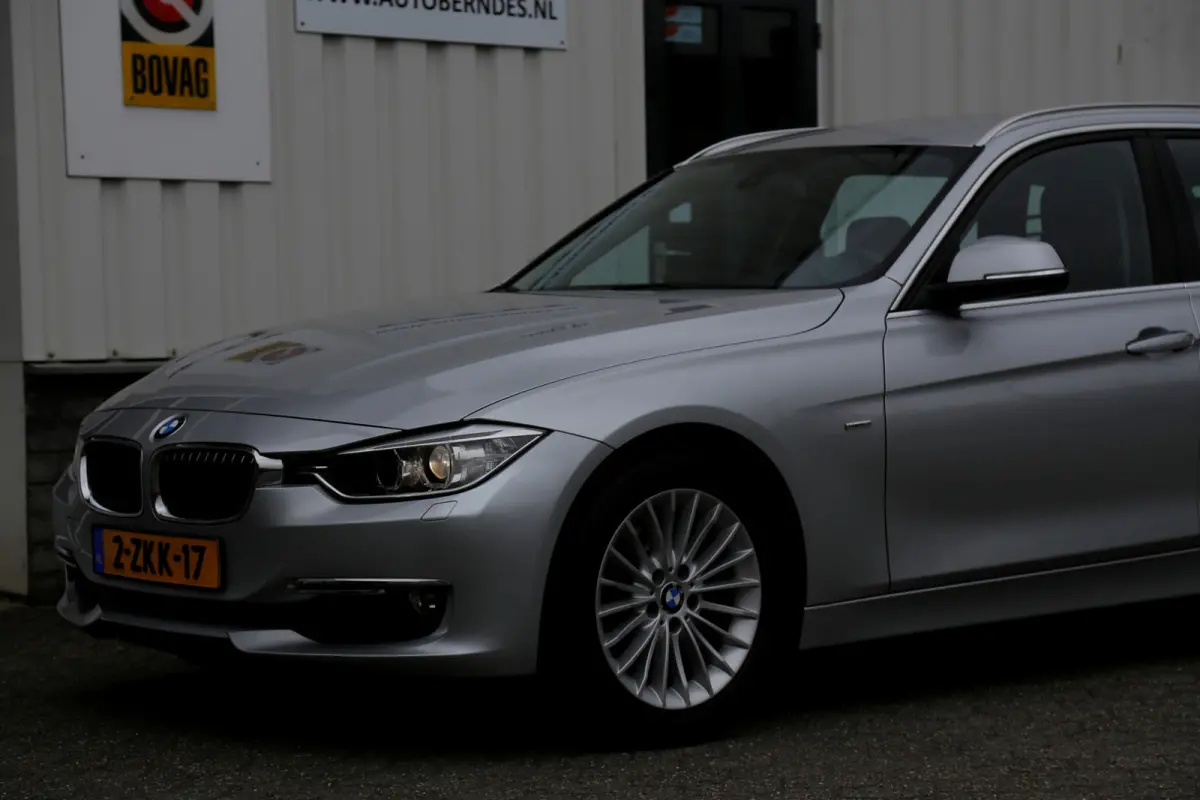 320i High Executive*NL-Auto*Perfect Onderh.*Leder/Stoelverw./Gr. Navi/Keyless Entry+Go/LED/Climate-Control/Cruise-Control/17 inch LM*