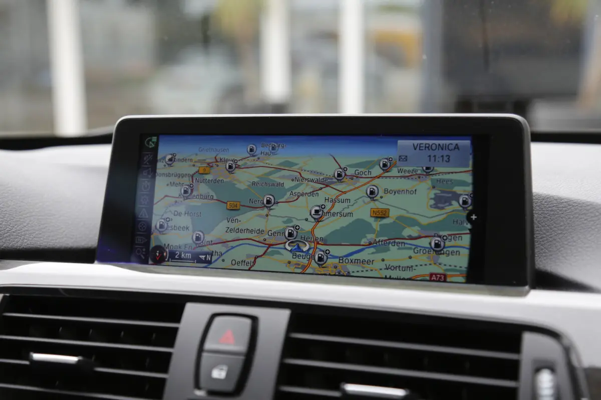 320i High Executive*NL-Auto*Perfect Onderh.*Leder/Stoelverw./Gr. Navi/Keyless Entry+Go/LED/Climate-Control/Cruise-Control/17 inch LM*