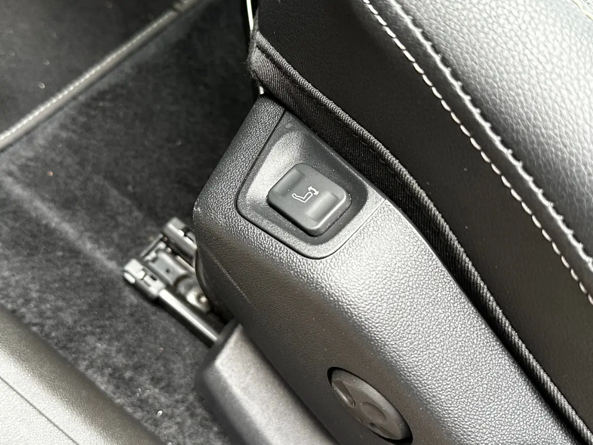 1.6 Turbo 225 PK Hybrid Elegance | SOH 95%| AGR-COMFORTSTOELEN| CAMERA + SENSOREN| NAVIGATIE + APPLE CARPLAY/ANDROID AUTO| KEYLESS START| LED| DEALER ONDERHOUDEN|