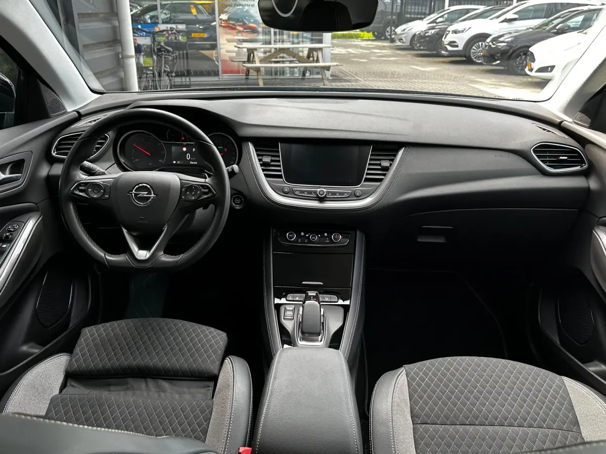 1.6 Turbo 225 PK Hybrid Elegance | SOH 95%| AGR-COMFORTSTOELEN| CAMERA + SENSOREN| NAVIGATIE + APPLE CARPLAY/ANDROID AUTO| KEYLESS START| LED| DEALER ONDERHOUDEN|