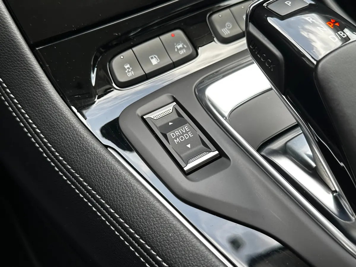 1.6 Turbo 225 PK Hybrid Elegance | SOH 95%| AGR-COMFORTSTOELEN| CAMERA + SENSOREN| NAVIGATIE + APPLE CARPLAY/ANDROID AUTO| KEYLESS START| LED| DEALER ONDERHOUDEN|