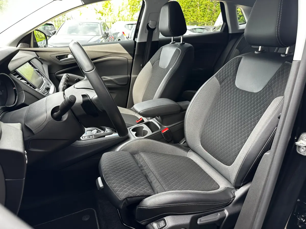 1.6 Turbo 225 PK Hybrid Elegance | SOH 95%| AGR-COMFORTSTOELEN| CAMERA + SENSOREN| NAVIGATIE + APPLE CARPLAY/ANDROID AUTO| KEYLESS START| LED| DEALER ONDERHOUDEN|