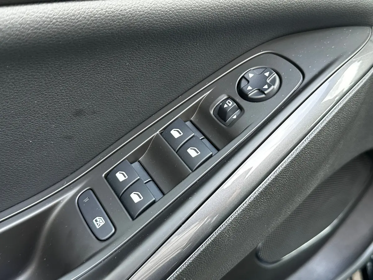 1.6 Turbo 225 PK Hybrid Elegance | SOH 95%| AGR-COMFORTSTOELEN| CAMERA + SENSOREN| NAVIGATIE + APPLE CARPLAY/ANDROID AUTO| KEYLESS START| LED| DEALER ONDERHOUDEN|
