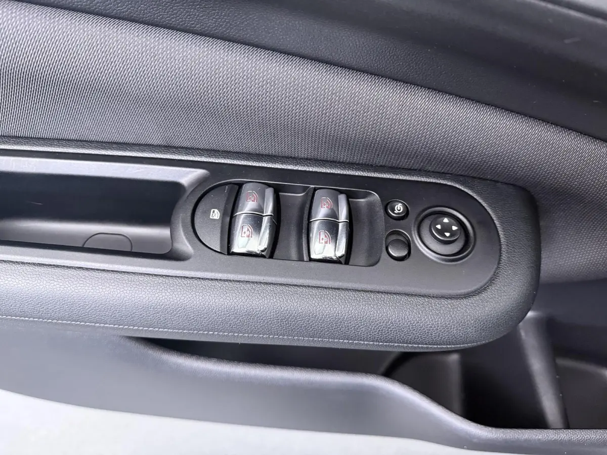 1.5 Cooper Salt | Automaat | Apple CarPlay | Navigatie | Keyless Entry |