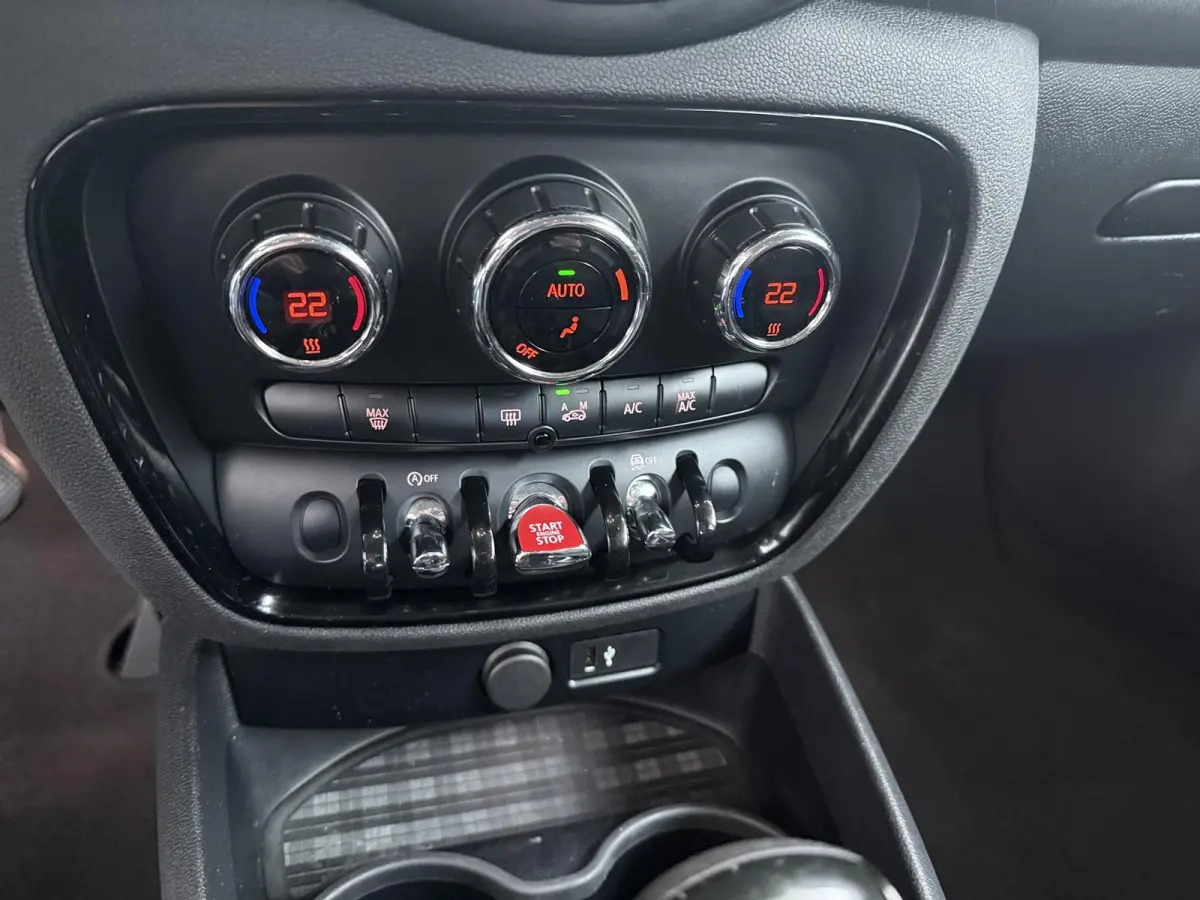 1.5 Cooper Salt | Automaat | Apple CarPlay | Navigatie | Keyless Entry |