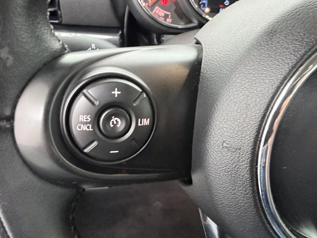 1.5 Cooper Salt | Automaat | Apple CarPlay | Navigatie | Keyless Entry |
