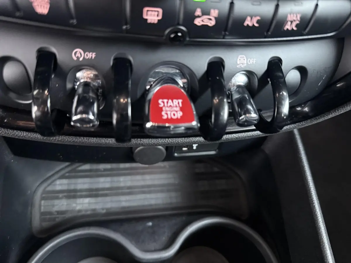 1.5 Cooper Salt | Automaat | Apple CarPlay | Navigatie | Keyless Entry |