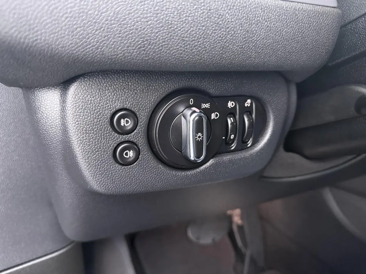 1.5 Cooper Salt | Automaat | Apple CarPlay | Navigatie | Keyless Entry |