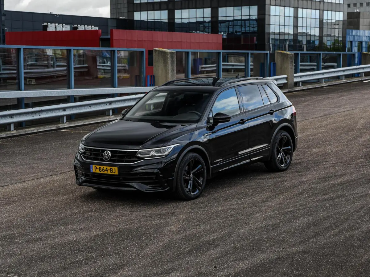1.5 TSI 150 PK DSG R-Line Black Style | Trekhaak | Matrix LED IQ-Light | ACC | Camera | Stuur/Stoelverwarming | 19" | Dealeronderhouden