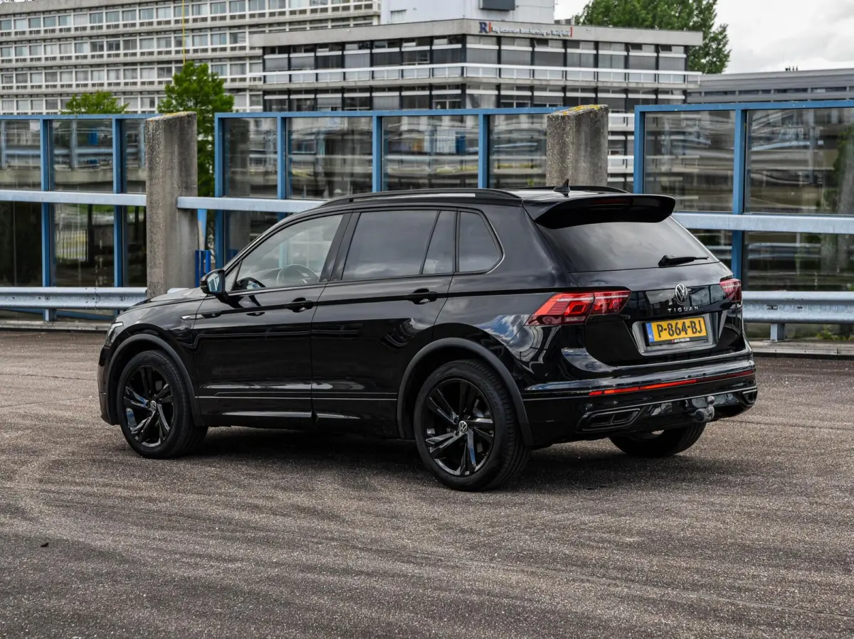 1.5 TSI 150 PK DSG R-Line Black Style | Trekhaak | Matrix LED IQ-Light | ACC | Camera | Stuur/Stoelverwarming | 19" | Dealeronderhouden