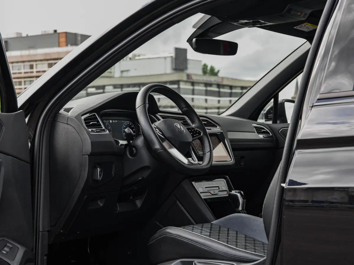 1.5 TSI 150 PK DSG R-Line Black Style | Trekhaak | Matrix LED IQ-Light | ACC | Camera | Stuur/Stoelverwarming | 19" | Dealeronderhouden