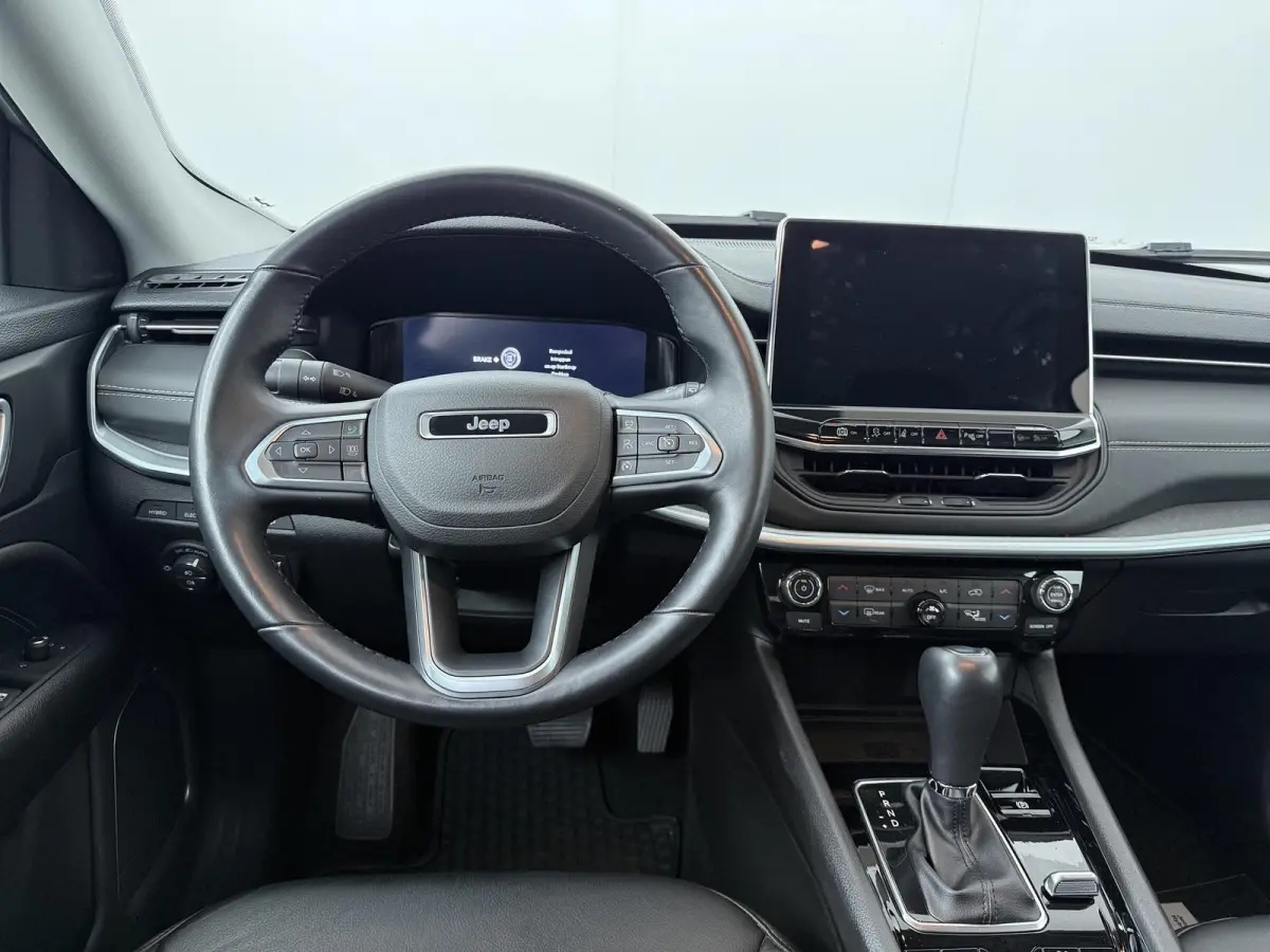 4xe 240 Plug-in Hybrid S | Plug-in Hybride | Leder | Automaat |