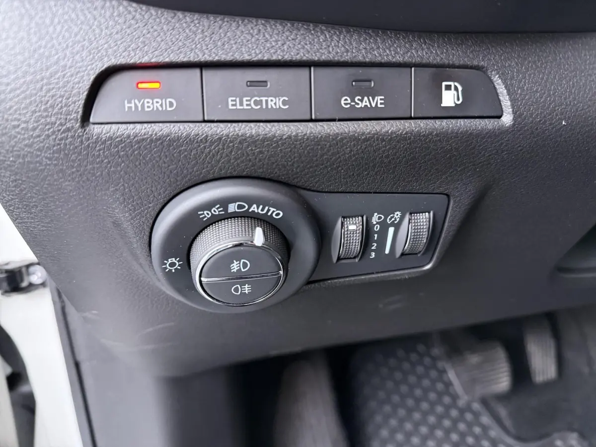 4xe 240 Plug-in Hybrid S | Plug-in Hybride | Leder | Automaat |