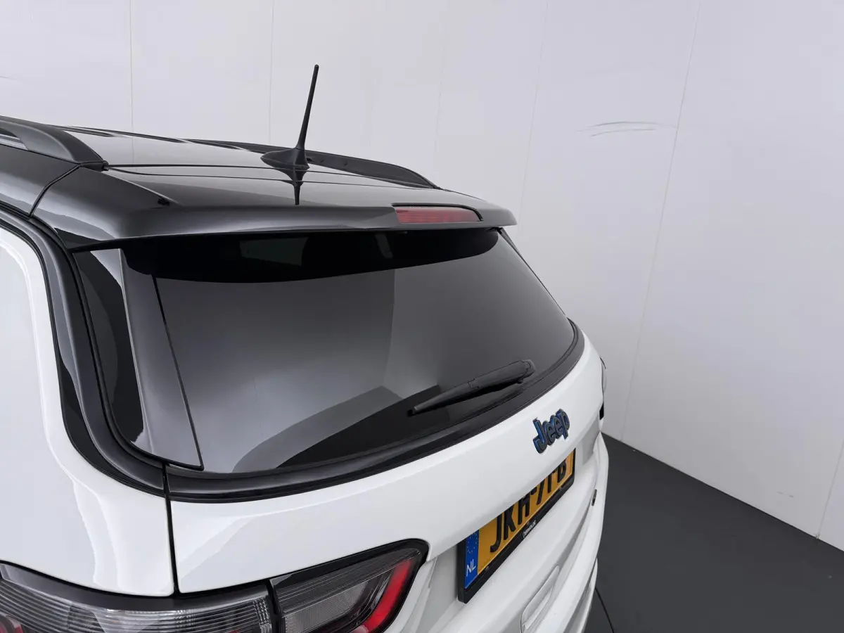 4xe 240 Plug-in Hybrid S | Plug-in Hybride | Leder | Automaat |