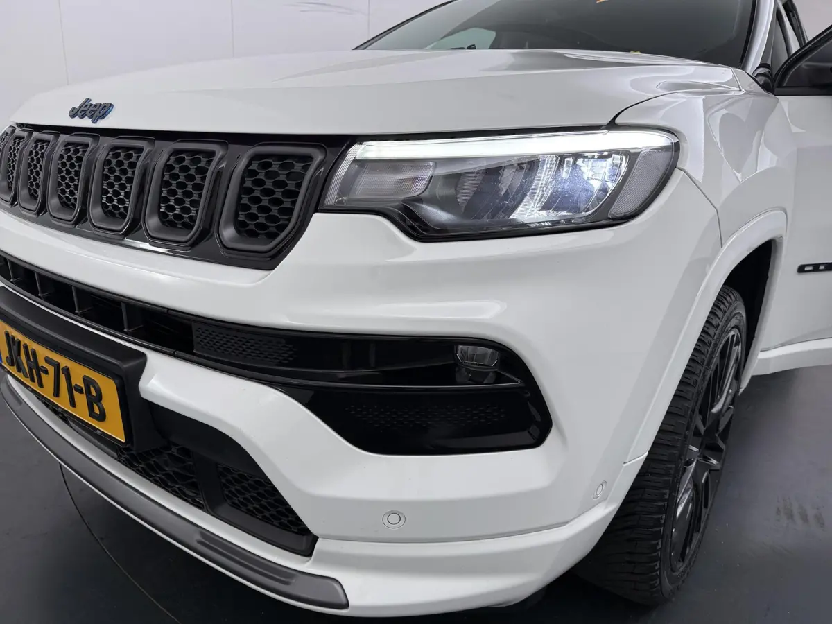 4xe 240 Plug-in Hybrid S | Plug-in Hybride | Leder | Automaat |