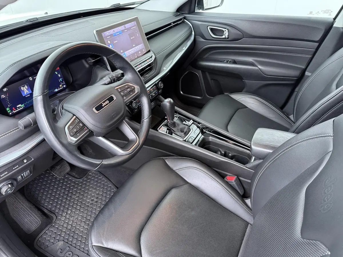 4xe 240 Plug-in Hybrid S | Plug-in Hybride | Leder | Automaat |
