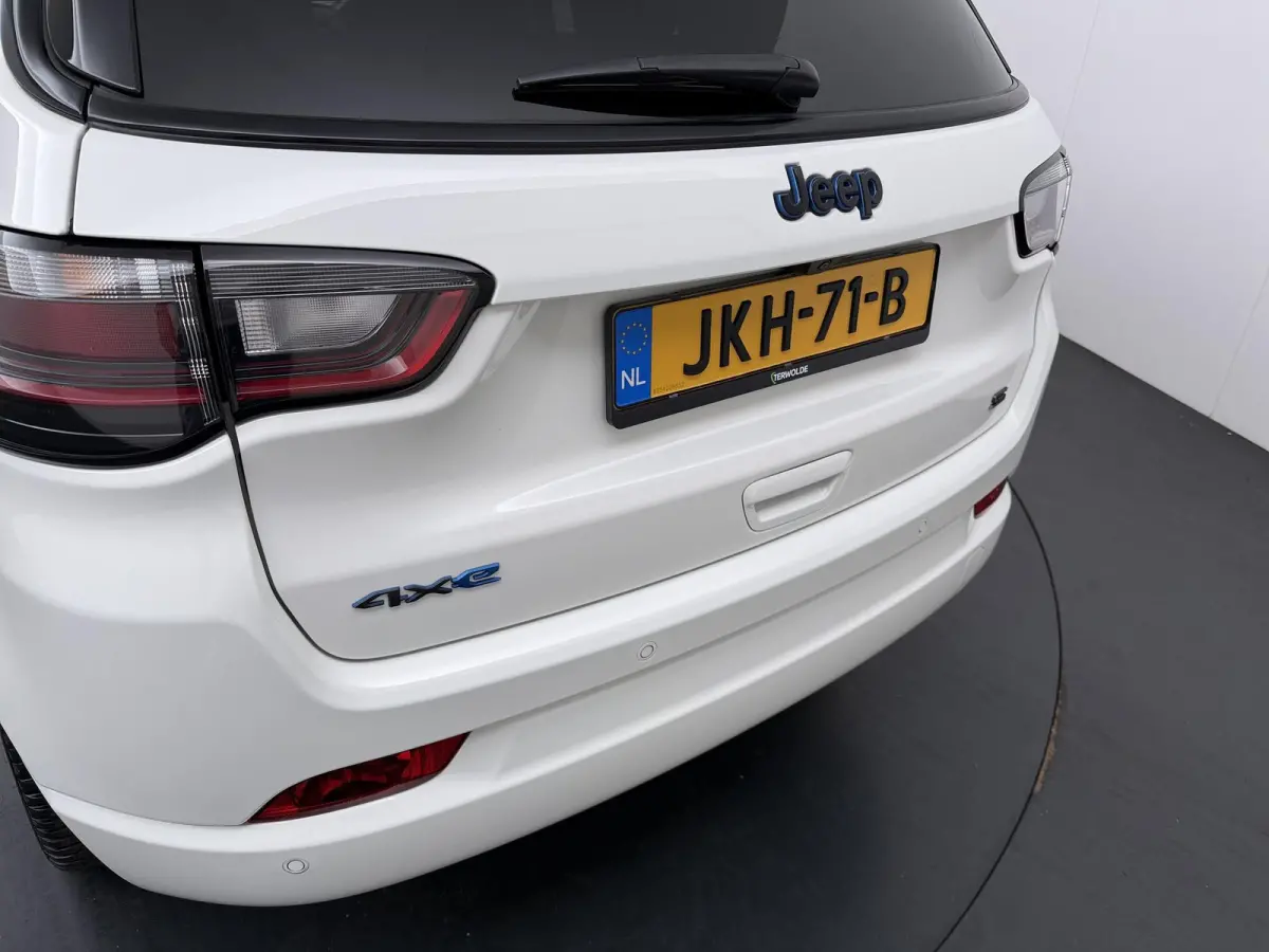 4xe 240 Plug-in Hybrid S | Plug-in Hybride | Leder | Automaat |