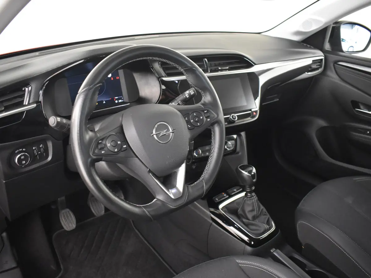 1.2 Elegance 102 PK | Achteruitrijcamera | Parkeersensoren voor/achter | Apple carplay Android auto | Cruise control | Bleutooth | DAB | Airco | Verkeersborden detectie | Rijstrooksensoren |