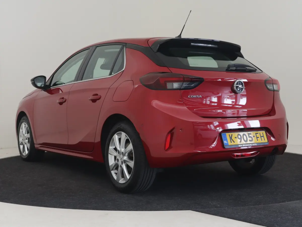 1.2 Elegance 102 PK | Achteruitrijcamera | Parkeersensoren voor/achter | Apple carplay Android auto | Cruise control | Bleutooth | DAB | Airco | Verkeersborden detectie | Rijstrooksensoren |