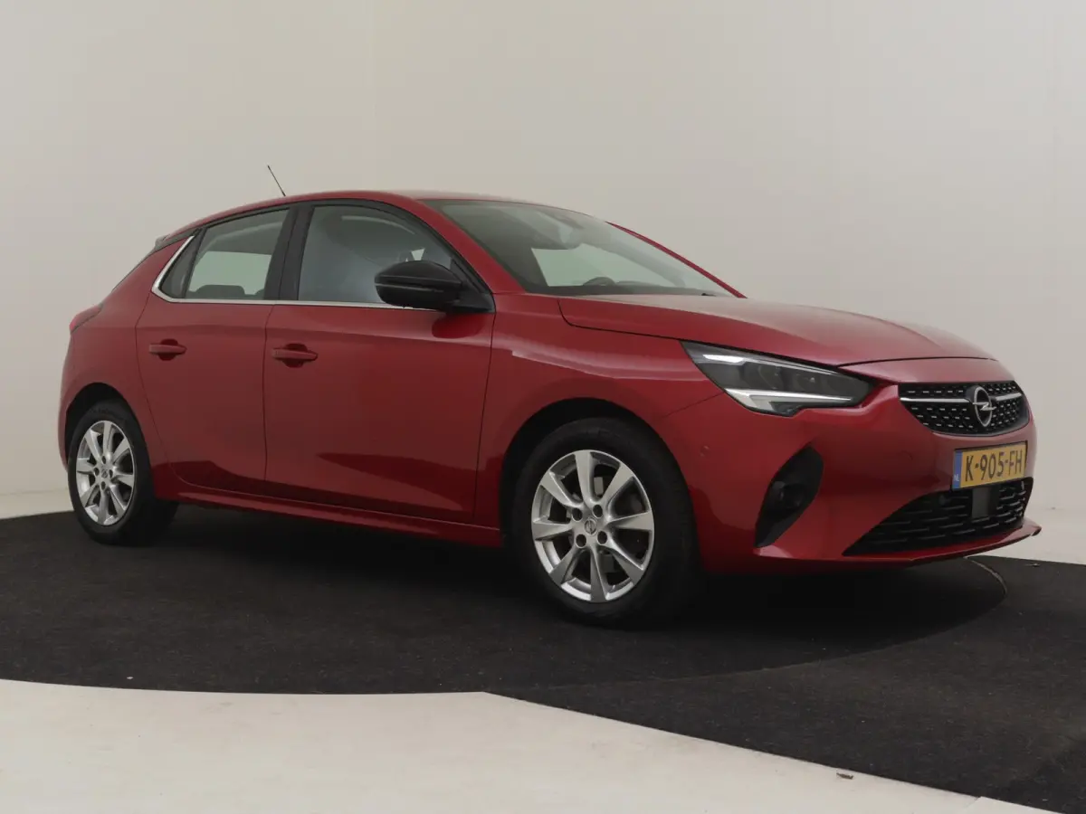 1.2 Elegance 102 PK | Achteruitrijcamera | Parkeersensoren voor/achter | Apple carplay Android auto | Cruise control | Bleutooth | DAB | Airco | Verkeersborden detectie | Rijstrooksensoren |