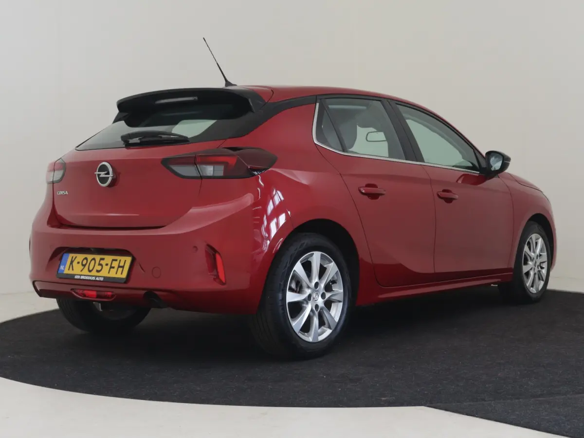 1.2 Elegance 102 PK | Achteruitrijcamera | Parkeersensoren voor/achter | Apple carplay Android auto | Cruise control | Bleutooth | DAB | Airco | Verkeersborden detectie | Rijstrooksensoren |