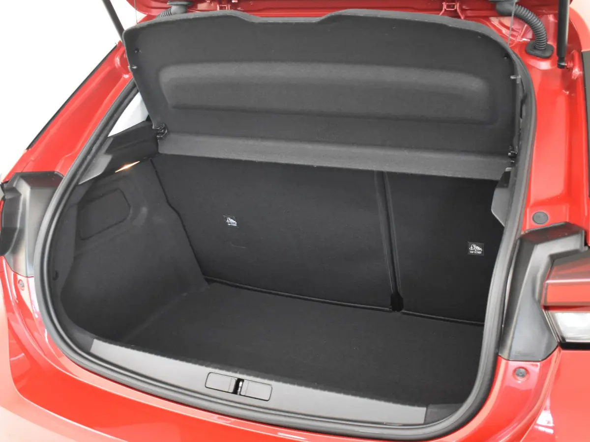 1.2 Elegance 102 PK | Achteruitrijcamera | Parkeersensoren voor/achter | Apple carplay Android auto | Cruise control | Bleutooth | DAB | Airco | Verkeersborden detectie | Rijstrooksensoren |