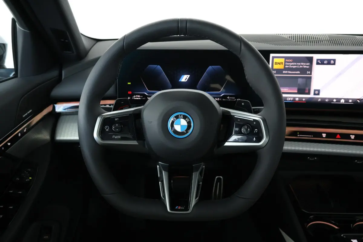 530e M Sport Edition | SoH 100% | Sport Pakket Pro | Pano Dak | Trekhaak | Elektr. Achterklep | Innovation Pack | Driving Assistant Plus | Harman Kardon | Ventilatie Voorstoelen |