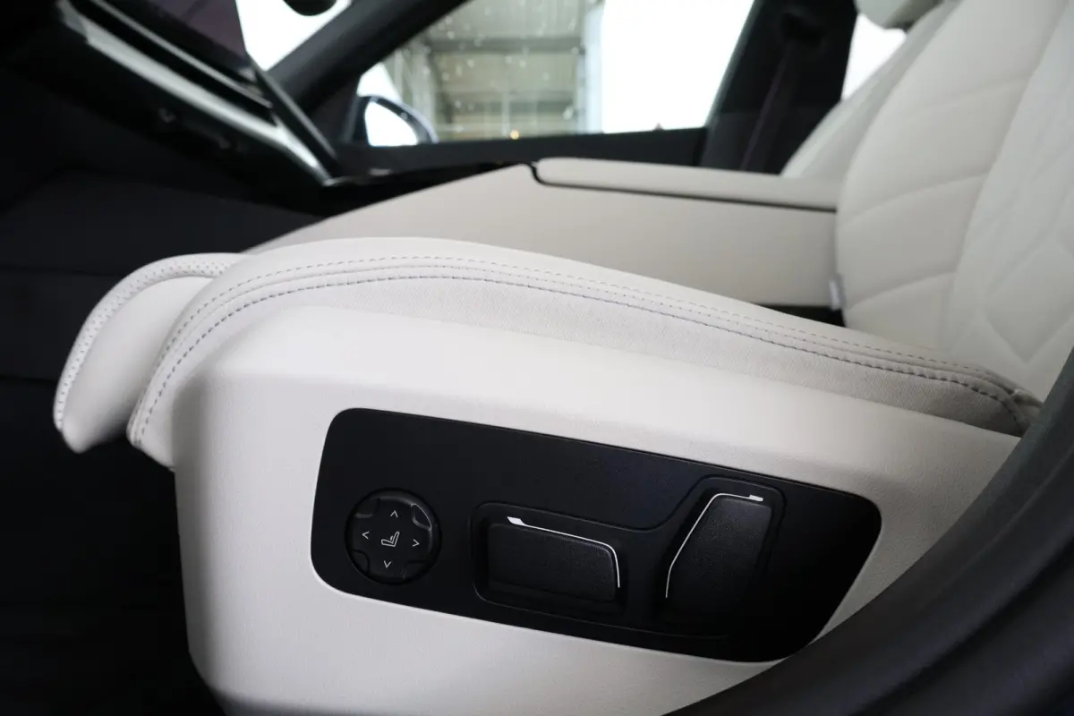 530e M Sport Edition | SoH 100% | Sport Pakket Pro | Pano Dak | Trekhaak | Elektr. Achterklep | Innovation Pack | Driving Assistant Plus | Harman Kardon | Ventilatie Voorstoelen |