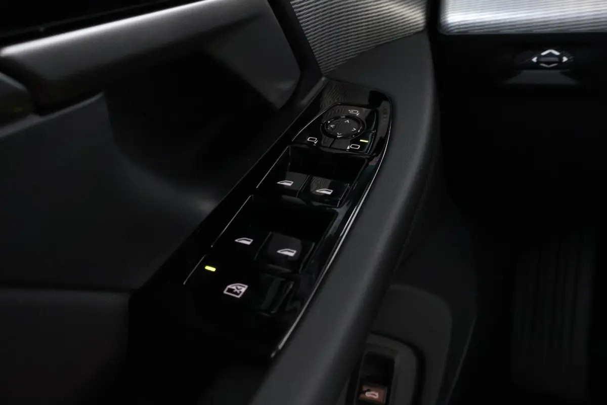 530e M Sport Edition | SoH 100% | Sport Pakket Pro | Pano Dak | Trekhaak | Elektr. Achterklep | Innovation Pack | Driving Assistant Plus | Harman Kardon | Ventilatie Voorstoelen |