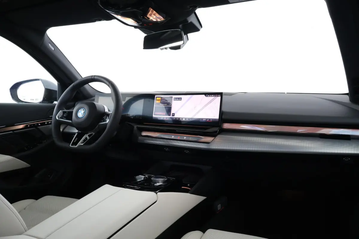 530e M Sport Edition | SoH 100% | Sport Pakket Pro | Pano Dak | Trekhaak | Elektr. Achterklep | Innovation Pack | Driving Assistant Plus | Harman Kardon | Ventilatie Voorstoelen |
