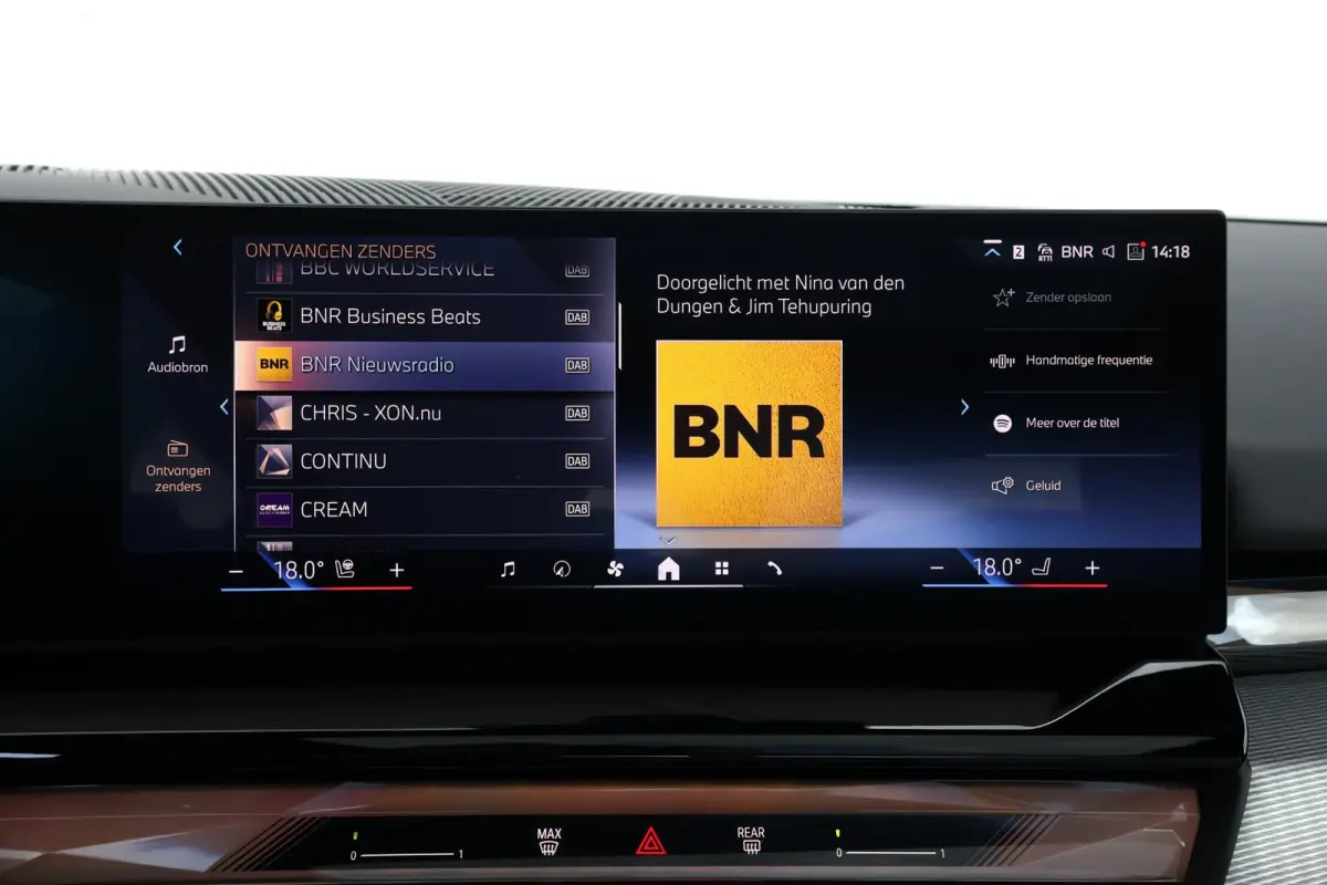 530e M Sport Edition | SoH 100% | Sport Pakket Pro | Pano Dak | Trekhaak | Elektr. Achterklep | Innovation Pack | Driving Assistant Plus | Harman Kardon | Ventilatie Voorstoelen |