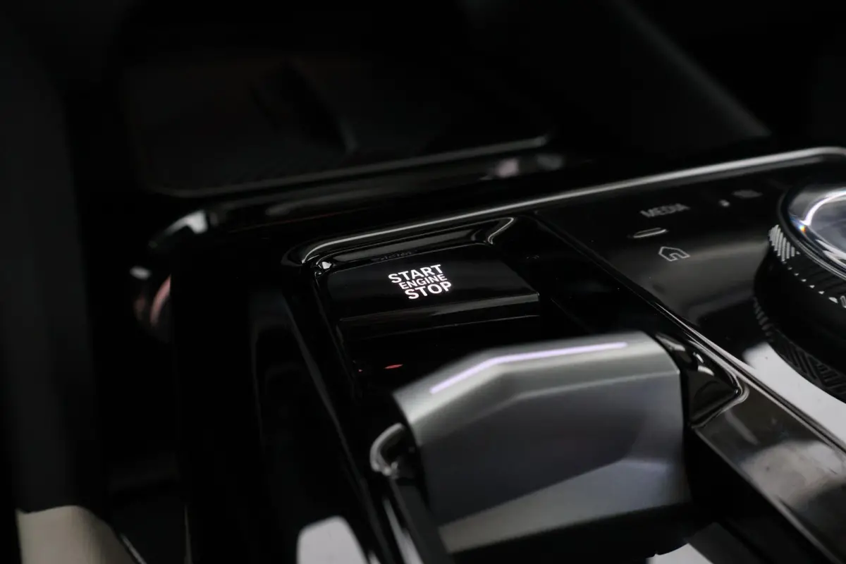530e M Sport Edition | SoH 100% | Sport Pakket Pro | Pano Dak | Trekhaak | Elektr. Achterklep | Innovation Pack | Driving Assistant Plus | Harman Kardon | Ventilatie Voorstoelen |