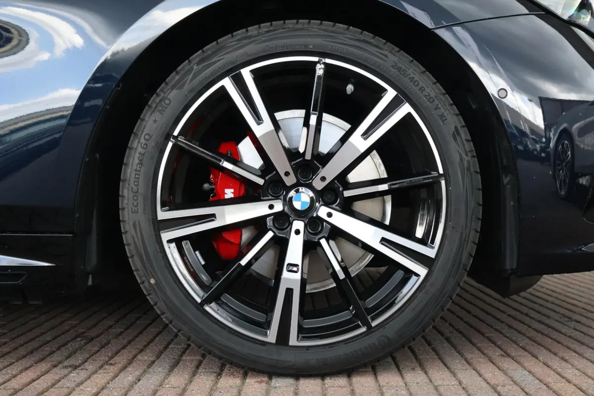 530e M Sport Edition | SoH 100% | Sport Pakket Pro | Pano Dak | Trekhaak | Elektr. Achterklep | Innovation Pack | Driving Assistant Plus | Harman Kardon | Ventilatie Voorstoelen |