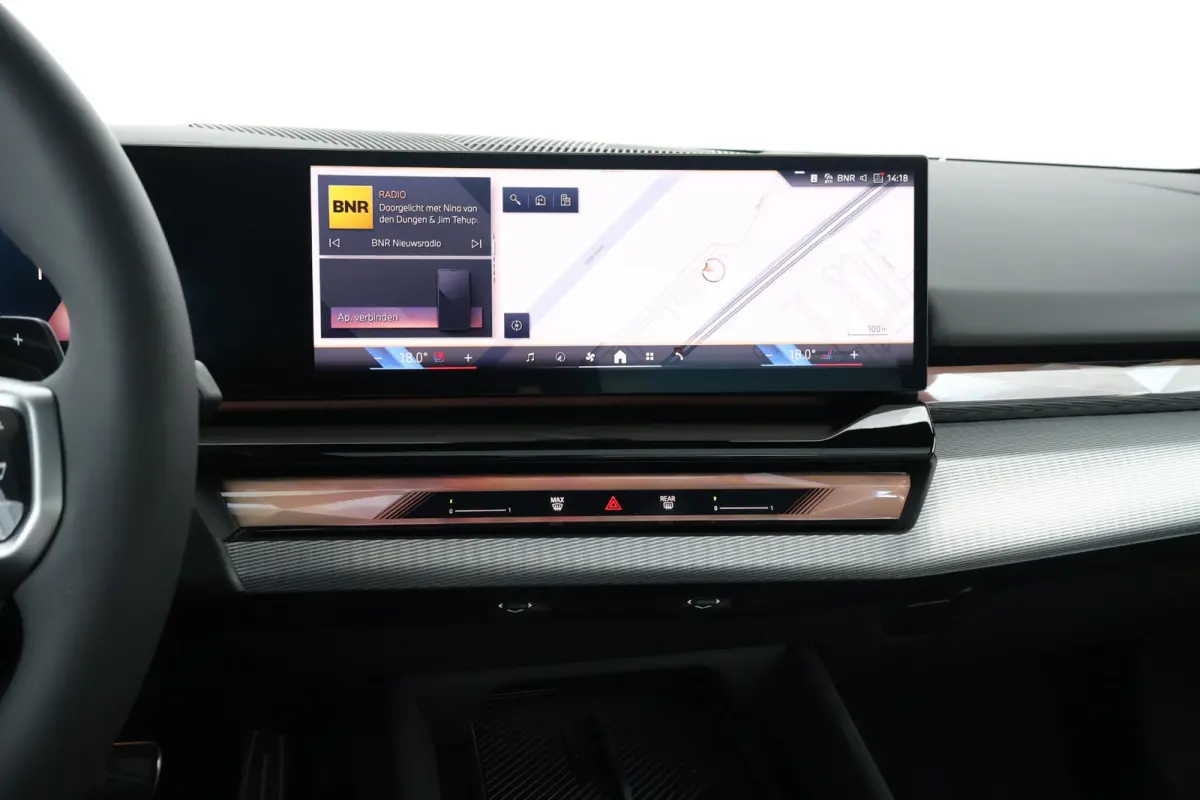 530e M Sport Edition | SoH 100% | Sport Pakket Pro | Pano Dak | Trekhaak | Elektr. Achterklep | Innovation Pack | Driving Assistant Plus | Harman Kardon | Ventilatie Voorstoelen |