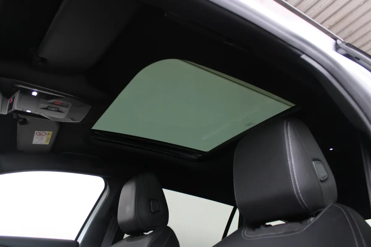 1.2 Turbo Ultimate | Navigatie | Panoramadak | Matrix koplampen | Alcantara | Keyless |