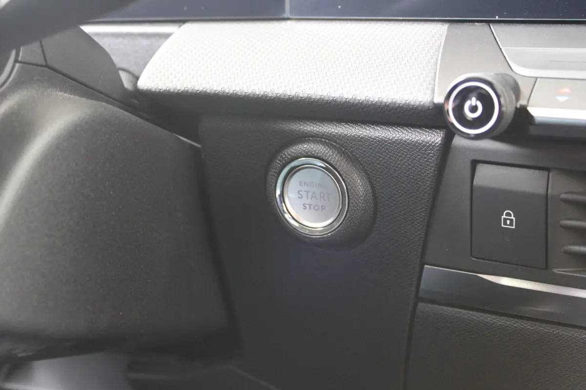 1.2 Turbo Ultimate | Navigatie | Panoramadak | Matrix koplampen | Alcantara | Keyless |