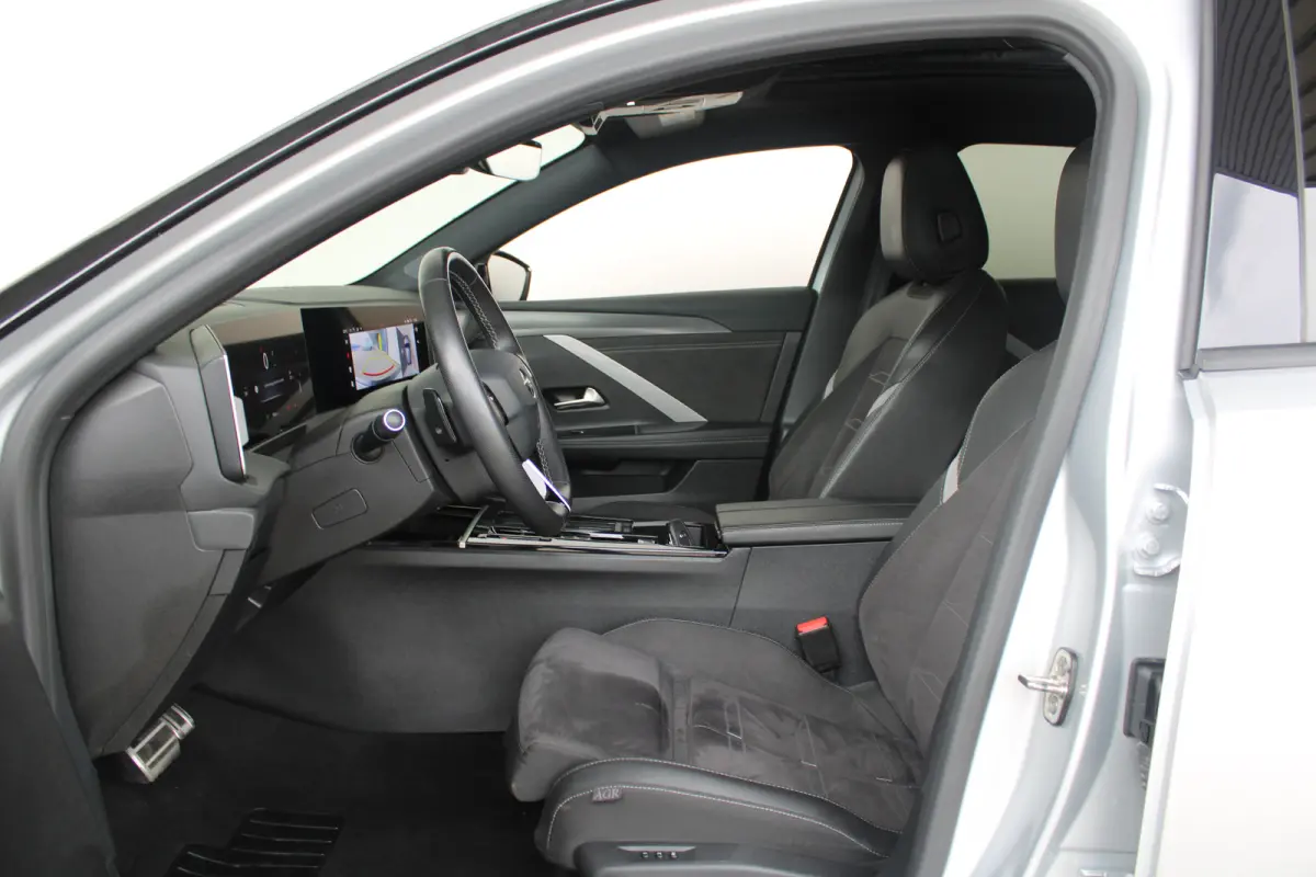 1.2 Turbo Ultimate | Navigatie | Panoramadak | Matrix koplampen | Alcantara | Keyless |