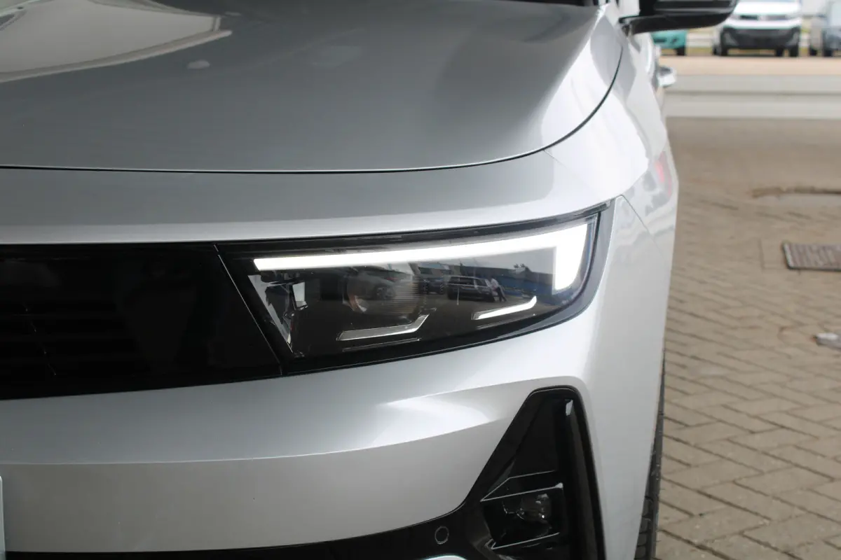 1.2 Turbo Ultimate | Navigatie | Panoramadak | Matrix koplampen | Alcantara | Keyless |