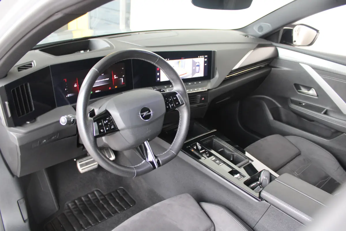 1.2 Turbo Ultimate | Navigatie | Panoramadak | Matrix koplampen | Alcantara | Keyless |