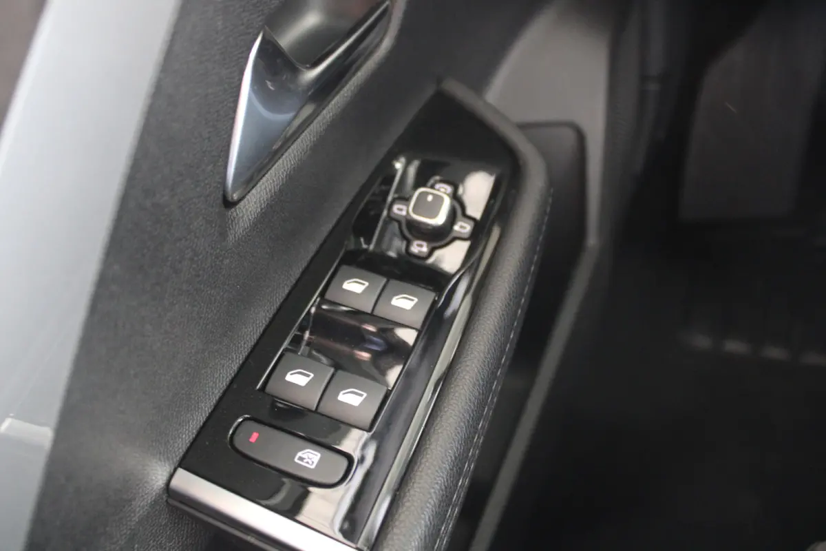 1.2 Turbo Ultimate | Navigatie | Panoramadak | Matrix koplampen | Alcantara | Keyless |