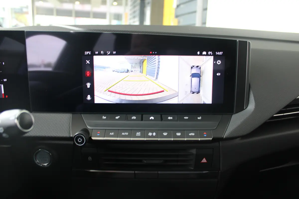 1.2 Turbo Ultimate | Navigatie | Panoramadak | Matrix koplampen | Alcantara | Keyless |