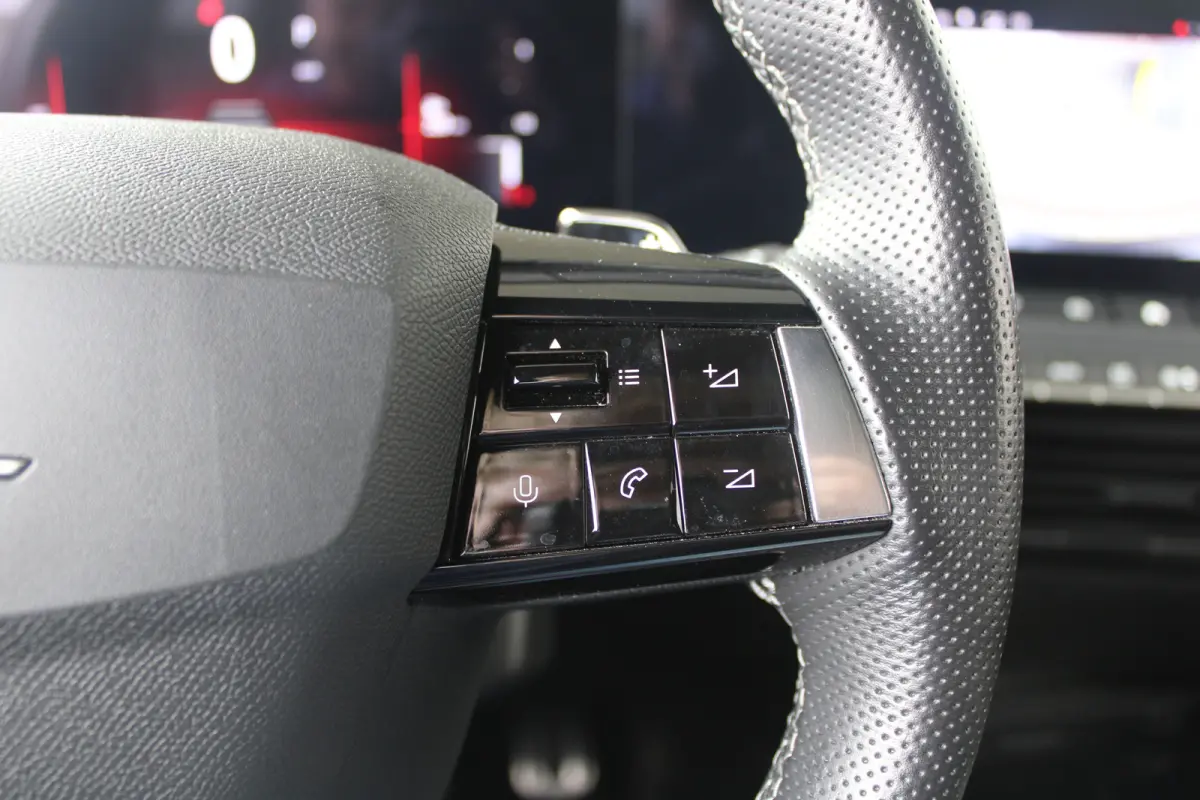 1.2 Turbo Ultimate | Navigatie | Panoramadak | Matrix koplampen | Alcantara | Keyless |
