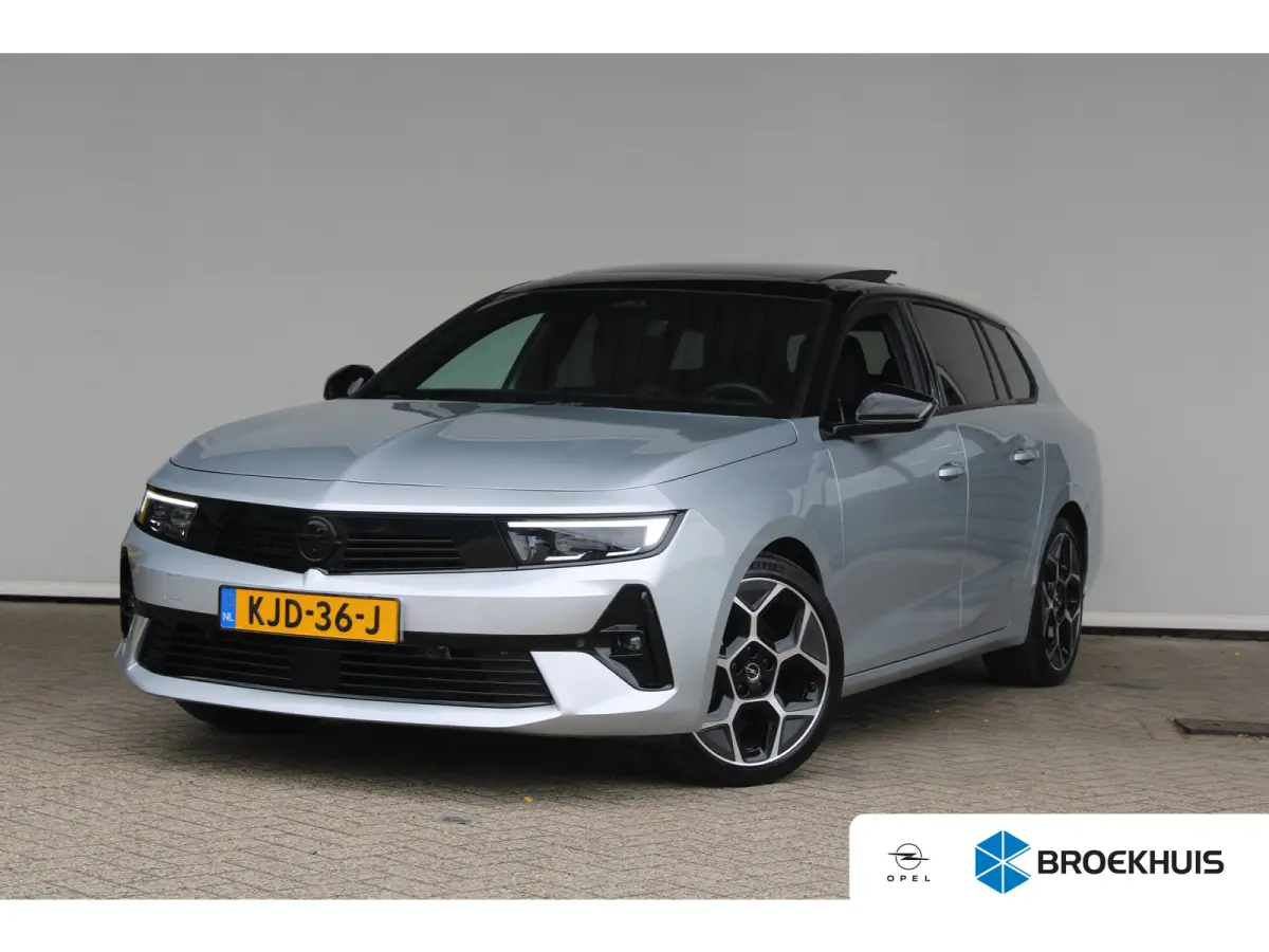1.2 Turbo Ultimate | Navigatie | Panoramadak | Matrix koplampen | Alcantara | Keyless |