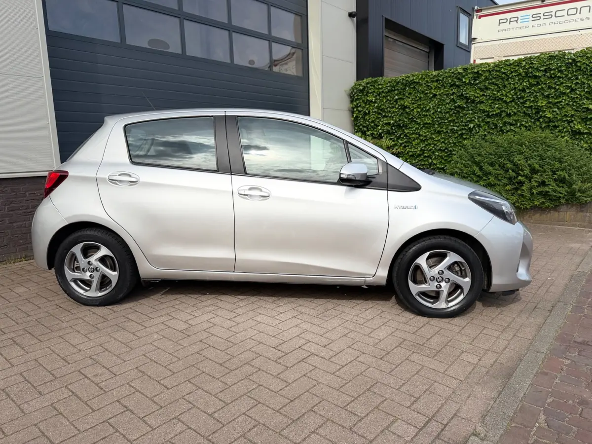 1.5 Hybrid Lease Limited Bi-Tone/Automaat/Navi/Camera/Climate-c/Goed-onderhouden